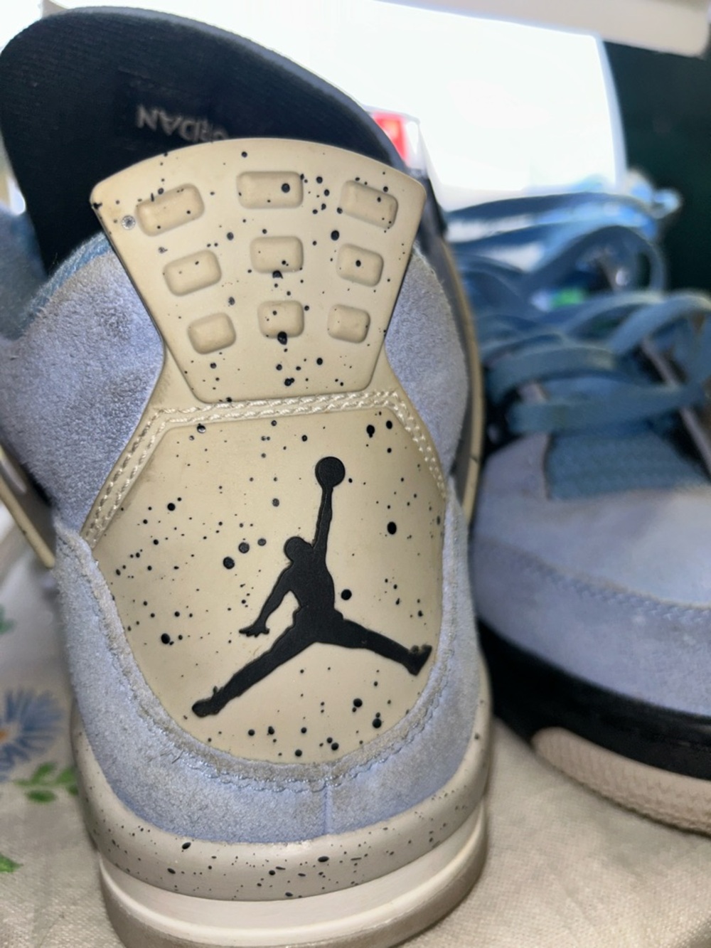 Jordan Light Blue and Gray Suede Retro University Sneakers size 10 AUTHENTICATED - Picture 2 of 15
